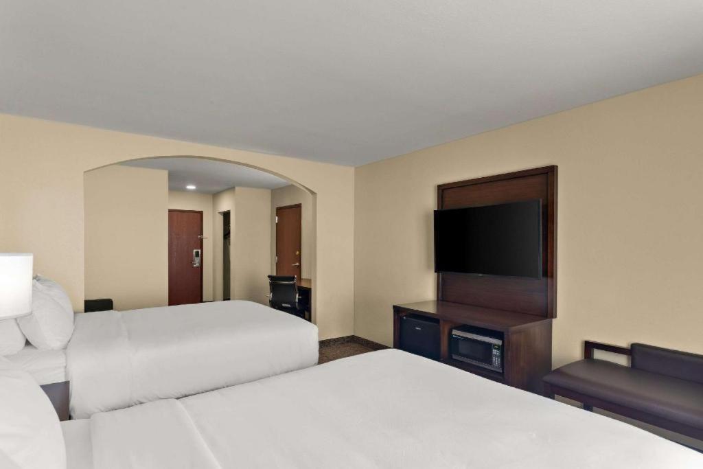 Comfort Inn & Suites Atoka Exterior photo